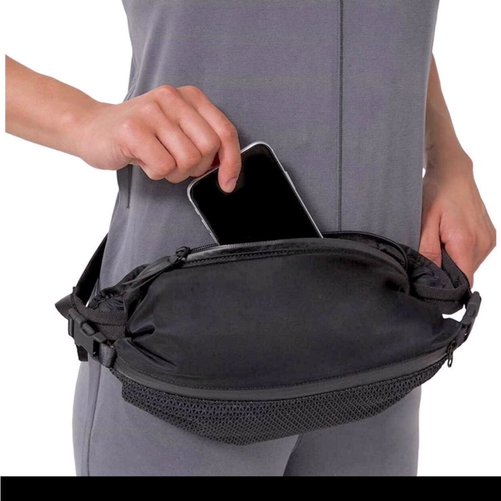 Lululemon everywhere belt